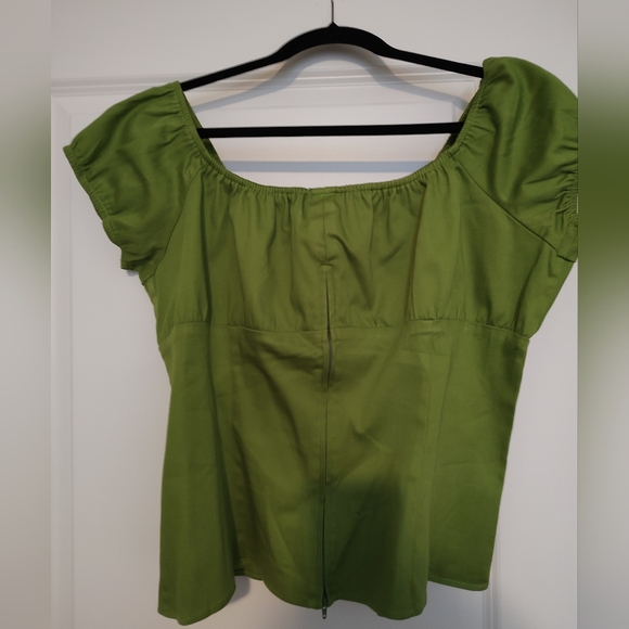 Pinup Girl Peasant Top - Picture 3 of 4